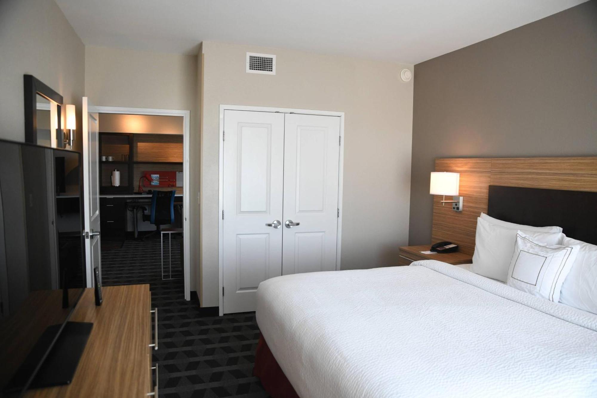 Towneplace Suites Kansas City At Briarcliff Bagian luar foto